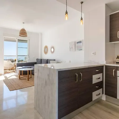Newly Renovated Apt W Amazing Panoramic Sea Views! Apartment